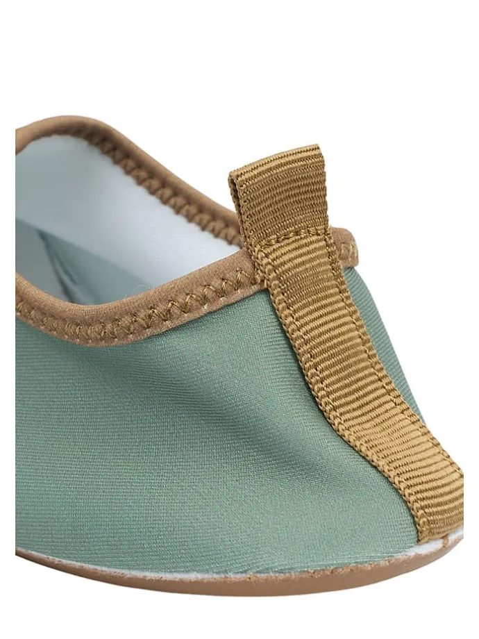 Badeschuhe in Grün