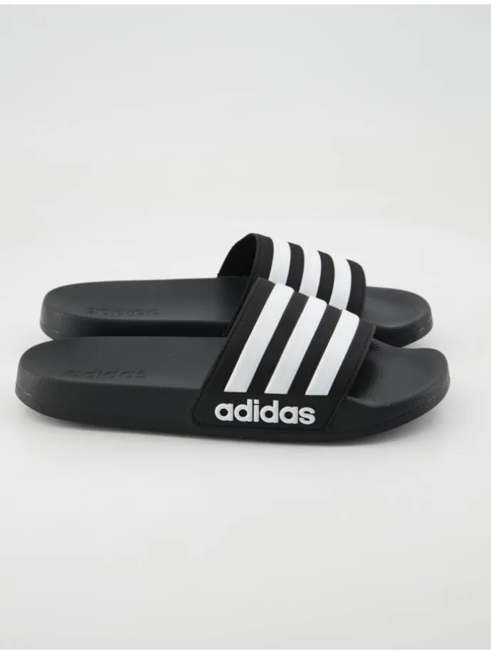 Badeschuhe in Schwarz