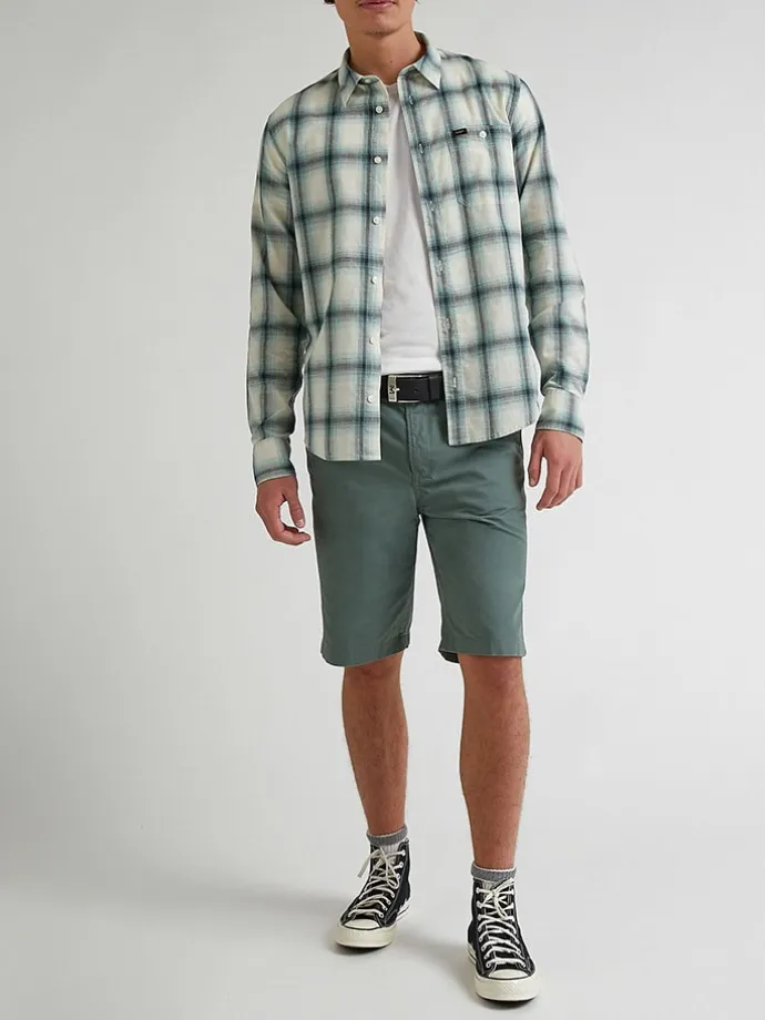 Bermudas in Grün