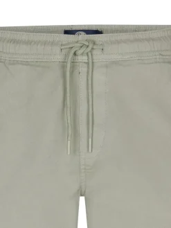 Bermudas in Hellgrün