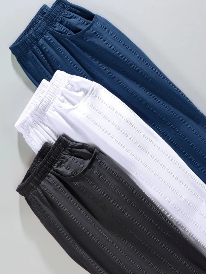 Bermudas in weiß