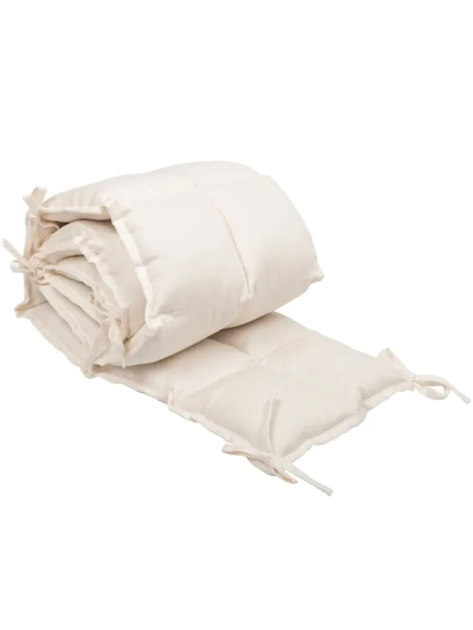 Bettumrandung in cream