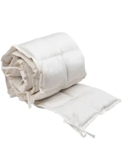 Bettumrandung in cream