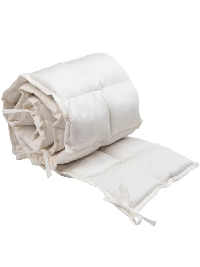 Bettumrandung in cream