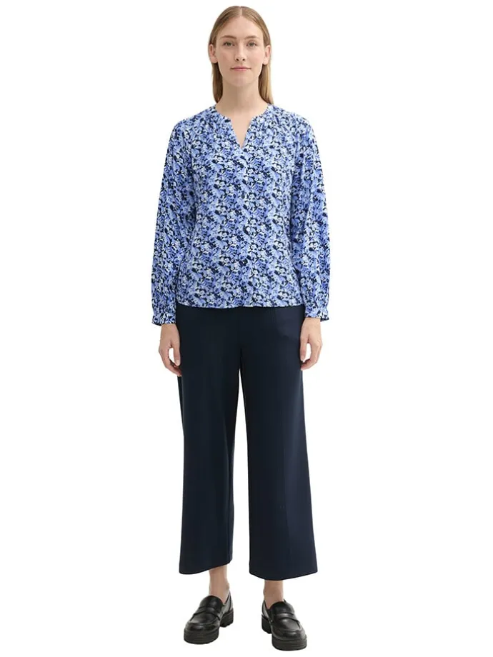 Bluse in Hellblau