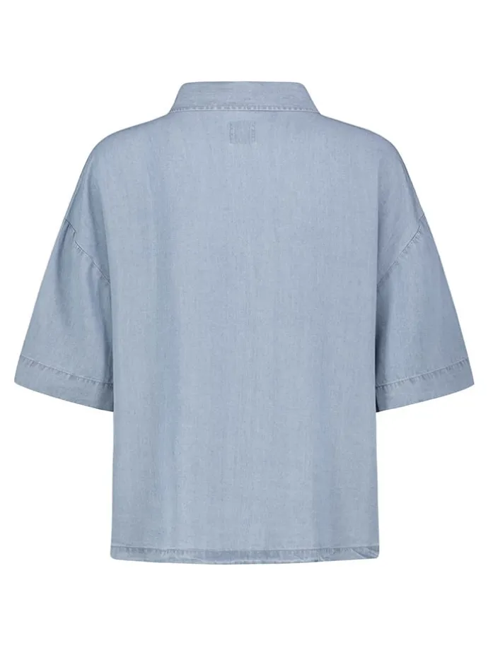 Bluse in Hellblau