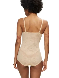 Body in Beige