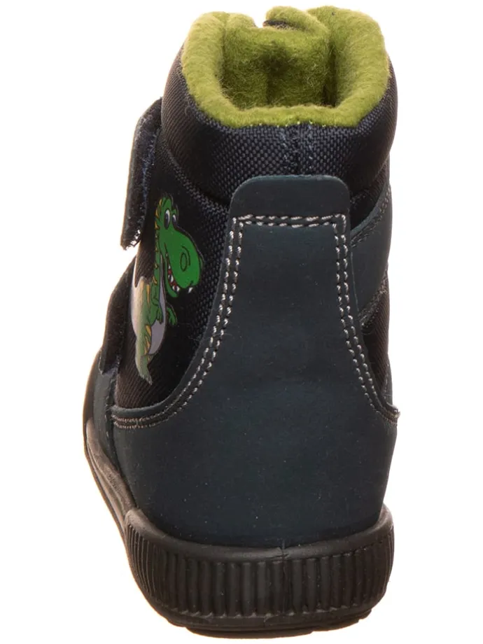 Boots in Dunkelblau
