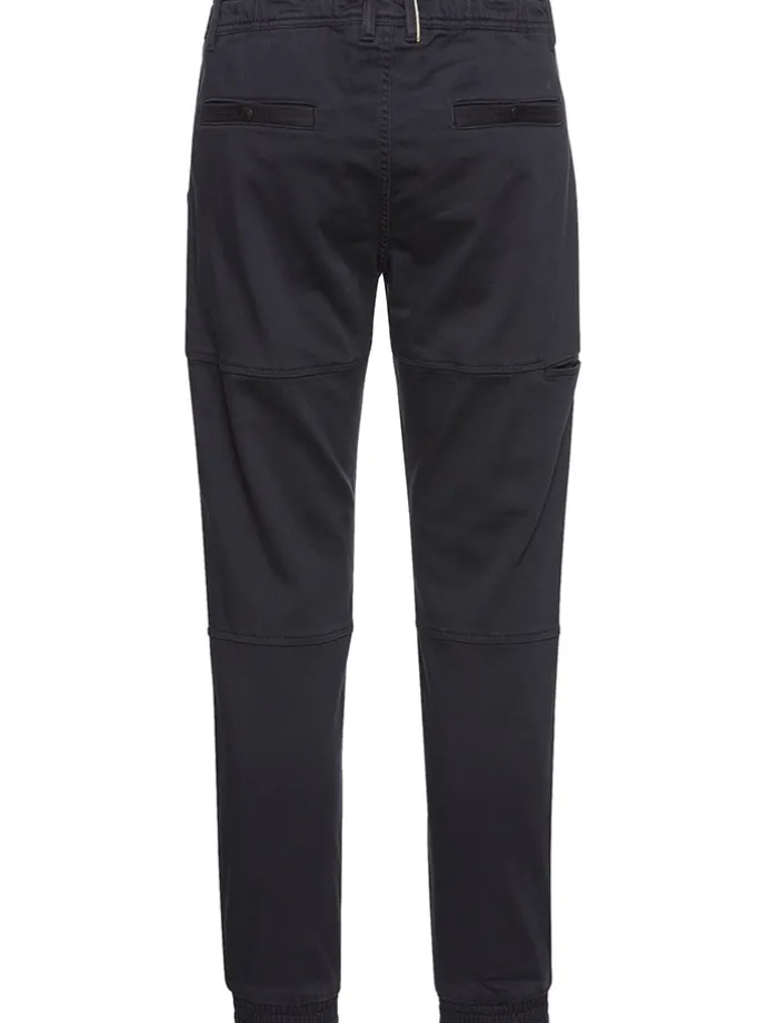 Chino in Dunkelblau