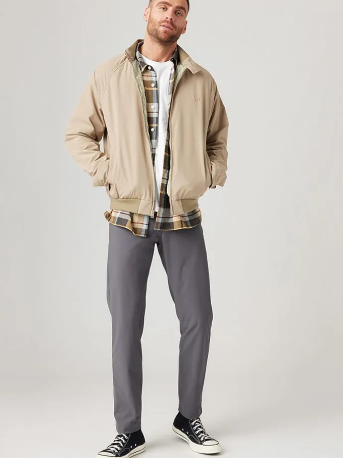 Chino in Grau