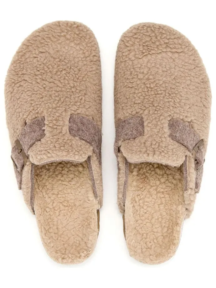 Clogs in Beige