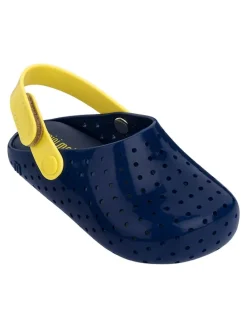 Clogs in Dunkelblau