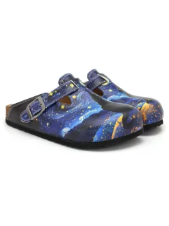 Clogs in Dunkelblau