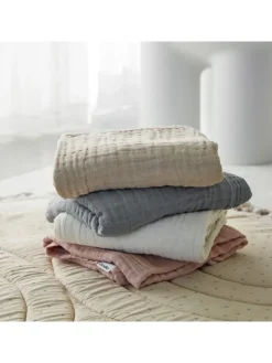 Crinkled Blanket - Blushing Pink in Rosa 120 x 120cm