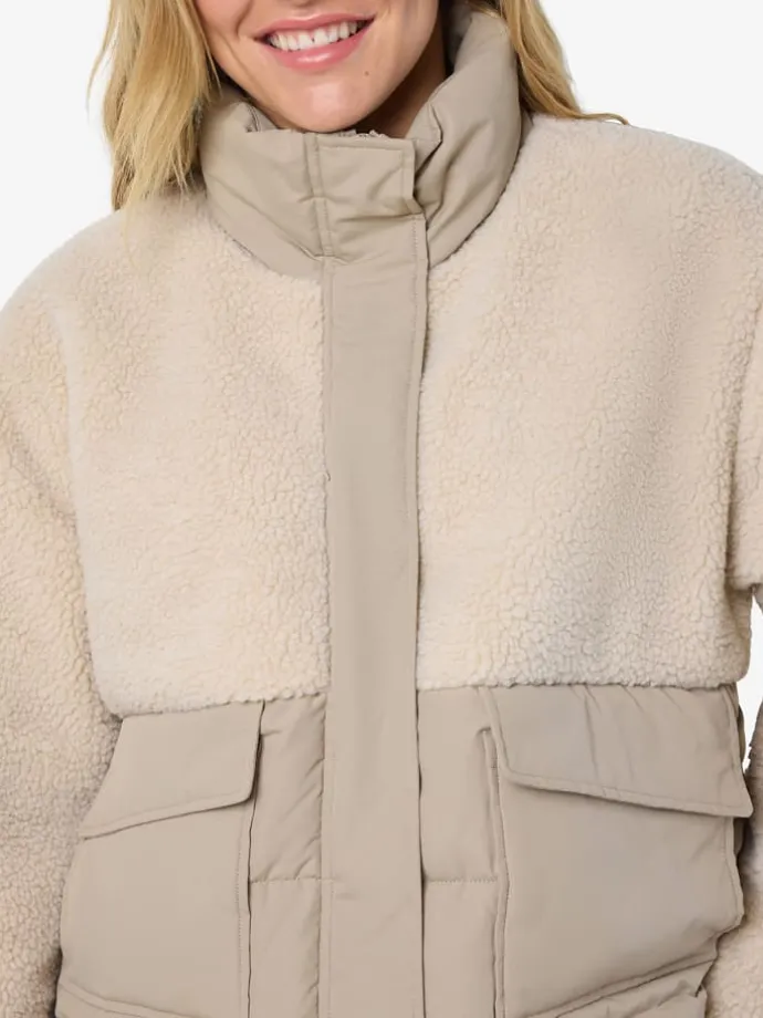 Daunenjacke in Beige