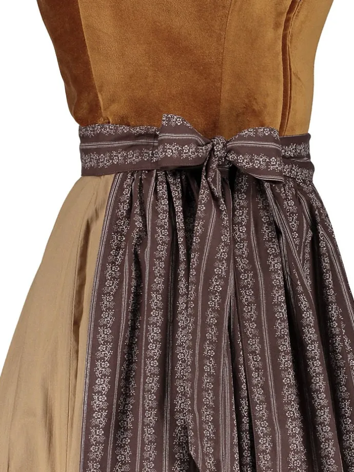 Dirndl in Camel