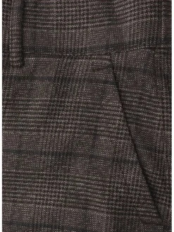 Hose in Braun