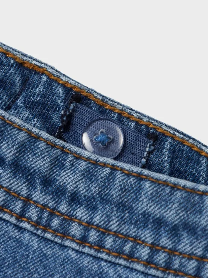 Jeans in Medium Blue Denim