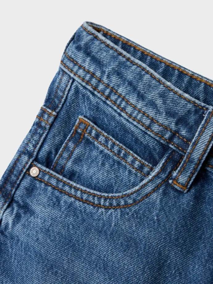 Jeans in Medium Blue Denim