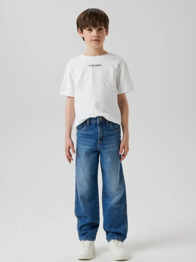 Jeans in Medium Blue Denim
