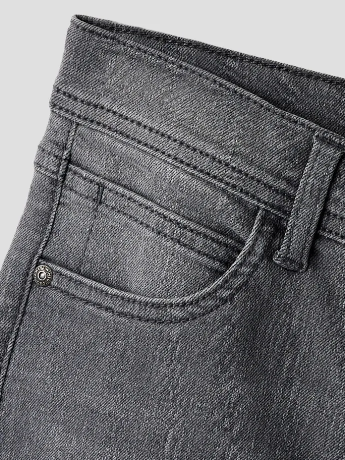 Jeans in Medium Grey Denim