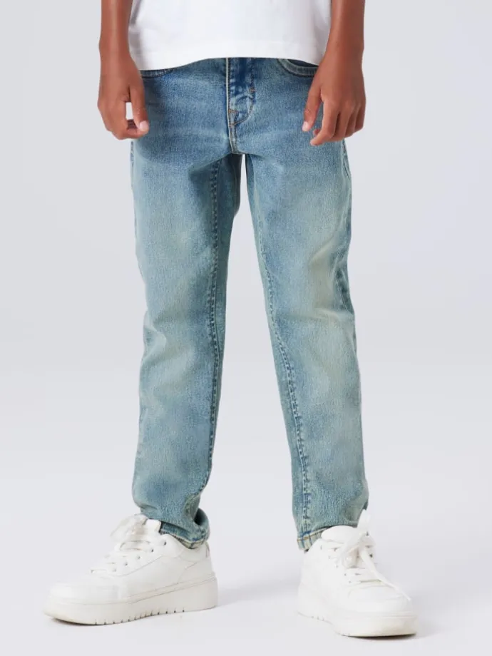 Jeans in Vintage Medium Blue Denim