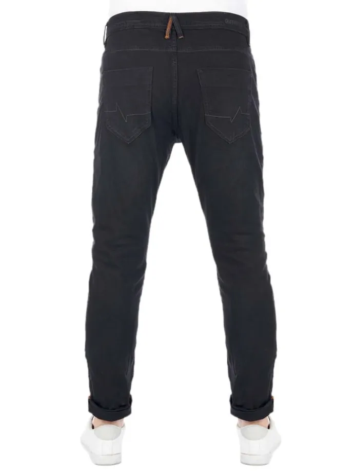 Jeans RIVToni tapered in Schwarz