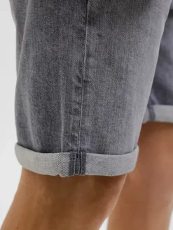 Jeans-Shorts in Grau