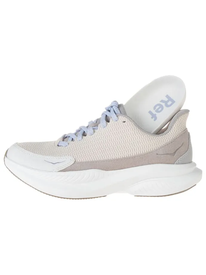Laufschuhe "Mach 6 Reformation" in Beige
