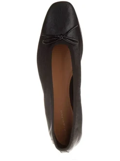 Leder-Ballerinas in Schwarz