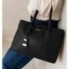Leder-Henkeltasche in Schwarz - (B)38 x (H)24 x (T)15 cm