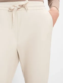 Lederhose in sand