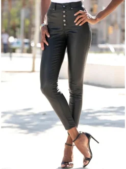 Lederimitathose in schwarz