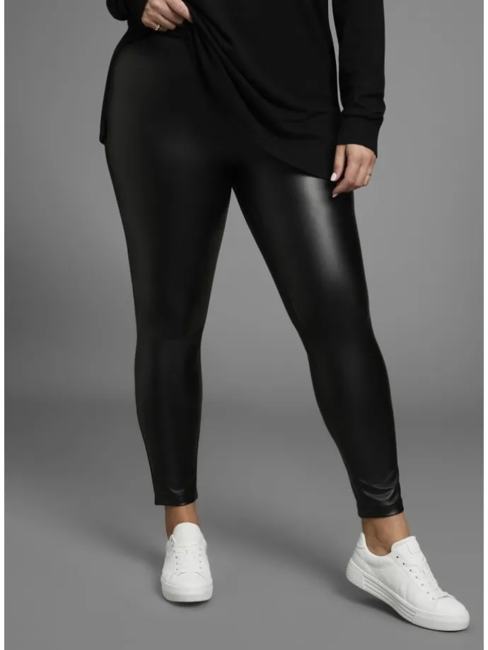 Lederimitathose in schwarz