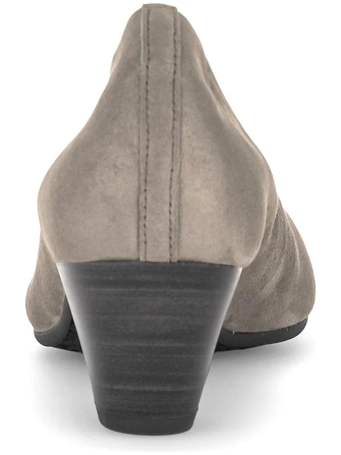 Leder-Pumps in Braun
