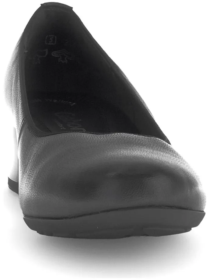 Leder-Pumps in Schwarz