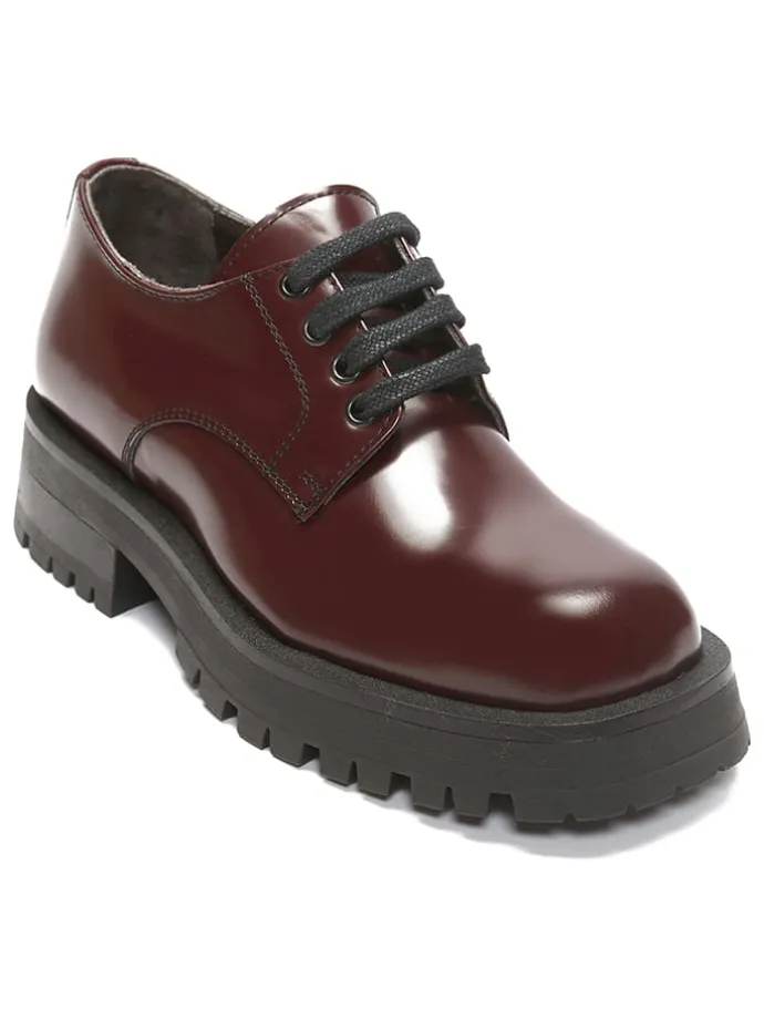 Leder-Schnürschuhe in Bordeaux
