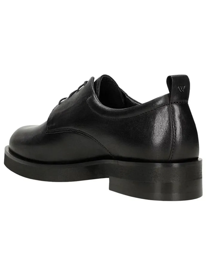 Leder-Schnürschuhe in Schwarz