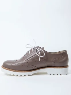 Leder-Schnürschuhe in Taupe