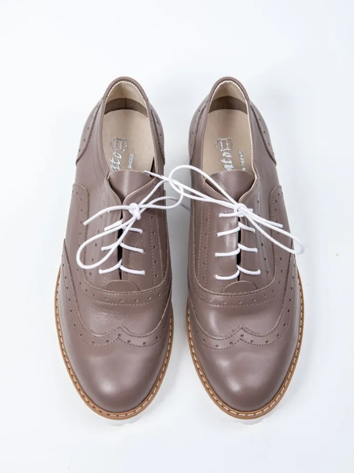 Leder-Schnürschuhe in Taupe