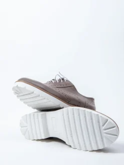 Leder-Schnürschuhe in Taupe