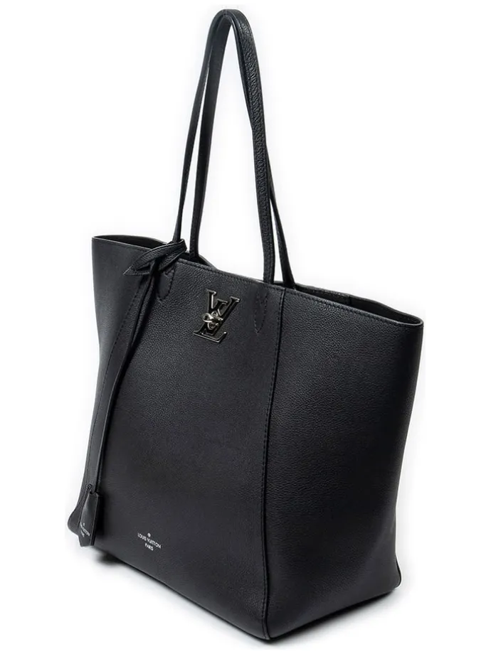 Leder-Schultertasche in Schwarz - (B)41 x (H)28 x (T)15 cm