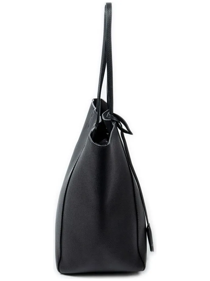 Leder-Schultertasche in Schwarz - (B)41 x (H)28 x (T)15 cm