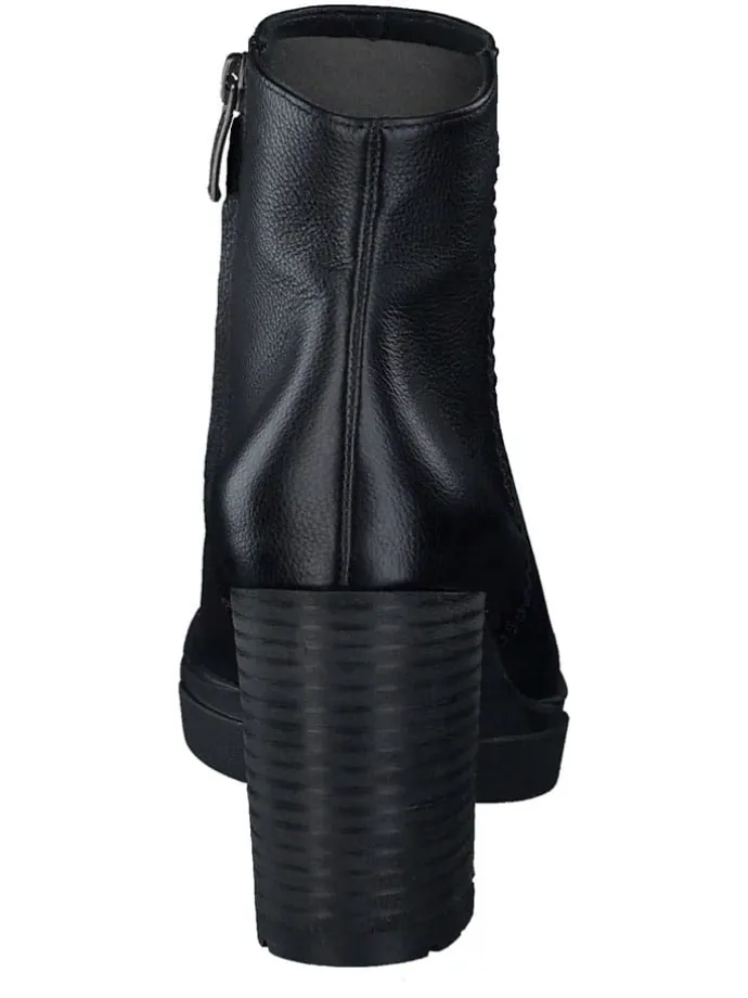 Leder-Stiefeletten in Schwarz