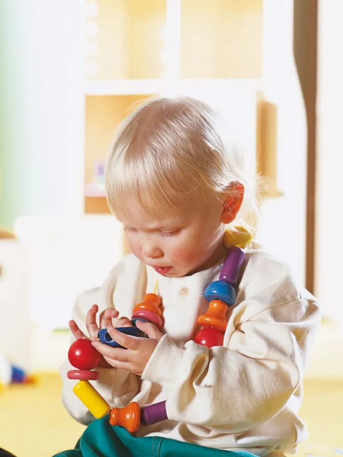 Lernspielzeug Fädelspielzeug Bambini Perlen in mehrfarbig