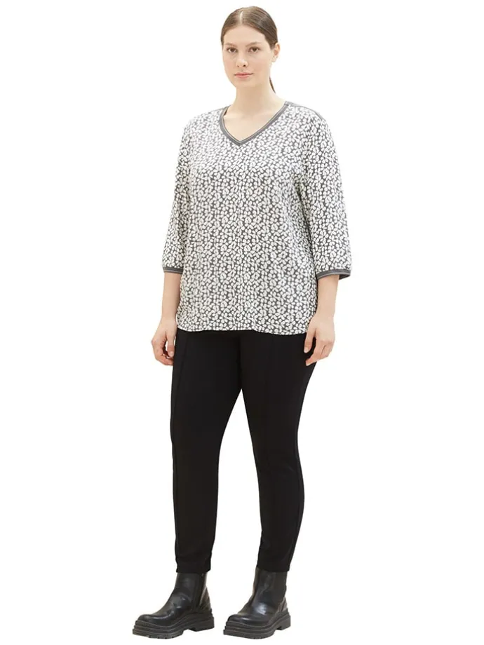 Longsleeve in Grau/ Creme