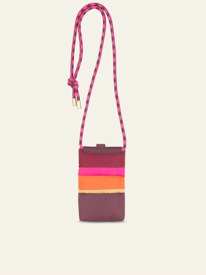 Mila Handyhalter in Braun