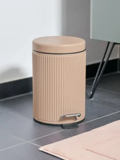 Mülleimer in beige