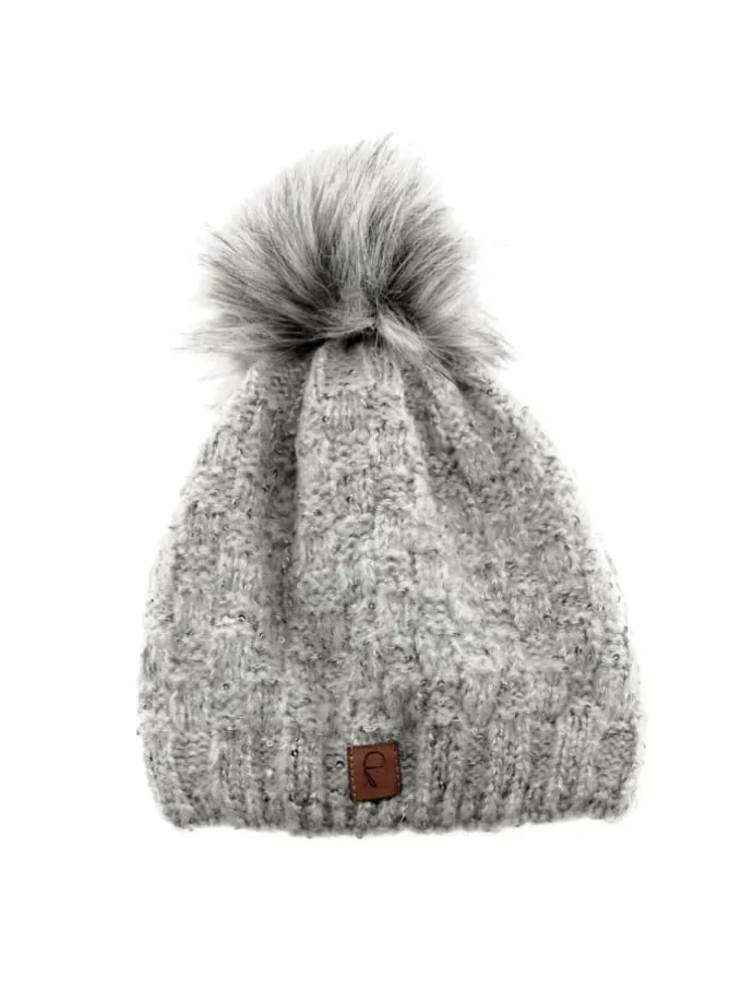 Mütze zum Warmhalten im Herbst oder Winter Bommel-Mütze mit Perlen in Grau