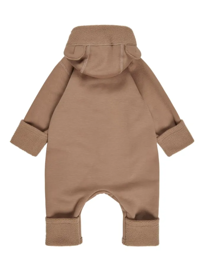 Overall in sand